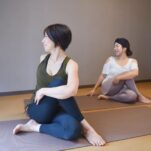 【痩せるヨガポーズ辞典】アルダ・マッチェンドラアーサナ