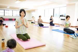 ヨガの指導は、時代に合わせて変化しなければならない